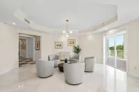 LUXURY 4-Ensuites Beach condo in Jupiter 100 Yards to Ocean!Ocean Views!