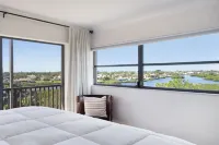 3 Bedroom Penthouse with Stunning Sunset Views of Blackburn Bay!