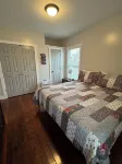 So close to Ark, Quick Drive to Creation, King Bed, Stunning back yard, & Cable