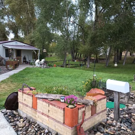 Horse-Heaven Cowgirl-Chic Bunkhouse on Baker Creek, 10 mins from Bozeman Airport