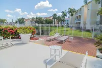 Cozy 1-bedroom condo in sunny Indialantic with AC, fitness room, WiFi