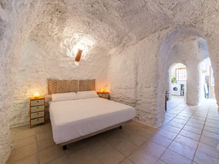 Cueva Maria Zambrano