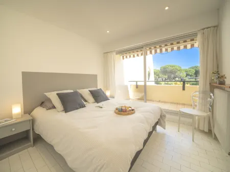 Le Serpent de Mer Отели рядом с достопримечательностью «Observatoire»