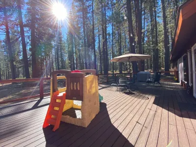 Family- Friendly Mountain & Forest View Retreat - 8 Guests + Kids 5 & under