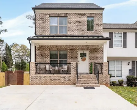 Kennesaw Charm-3 Min to Downtown & Pet Friendly! Hotels in Kennesaw