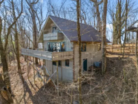 Woodland Cottage - Stunning Views - Wine Country - 20 mins to Downtown