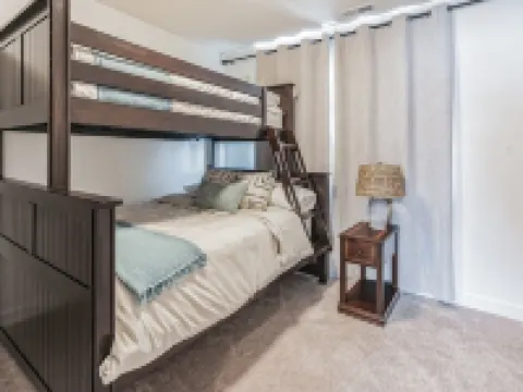 Perfect for multiple families, close to Lagoon and everything! レイトンのホテル