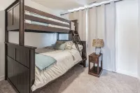 Perfect for multiple families, close to Lagoon and everything!