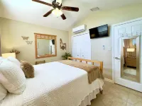 Cozy Private Apartment - Stylish & Spotless — No Sharing Areas Hôtels à proximité de : Spectrum Stadium