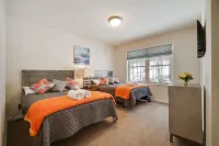 Lake House in the Summer, Ski Chalet in the Winter, Pet Friendly!