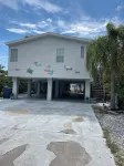 Relax on the beautiful Weeki Wachee River at the charming Seahorse River House!