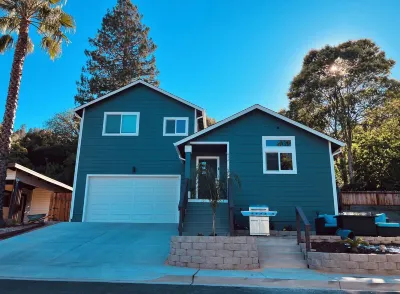 Brand-New Westside Paradise 4-bedroom house in Ukiah Hotels near JCPenney