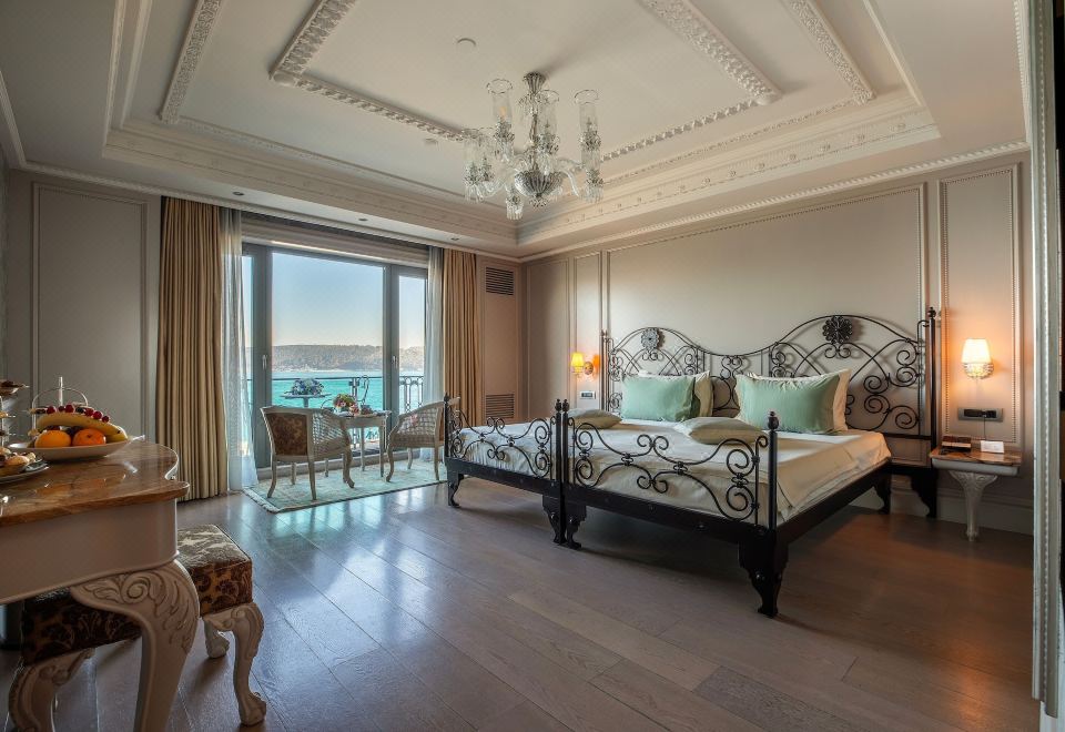 1. 더 센트럴 팰리..