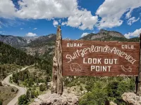 Enjoy this Private & Centrally Located 2 bed/2 bath Loft Hotels in Ouray