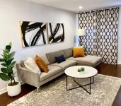 Cozy Gem, Hot Tub,  Close to Downtown Berkley Shops and Restaurants