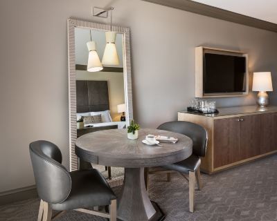 グランド デラックス キングルーム ザ フェニシアン ア ラグジュアリー コレクション リゾート スコッツデールの写真