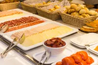 Hotel Almudaina - breakfast