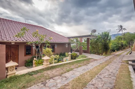 Villa Giuliana Отели в г. Lembah Sari