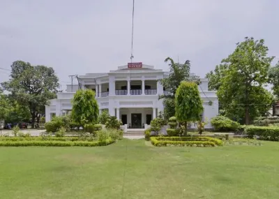 OYO Hotel Vivek Hotels in Gorakhpur