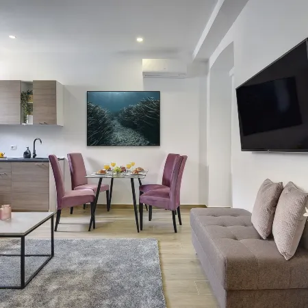D&A Central Luxury Apartments with Free Parking