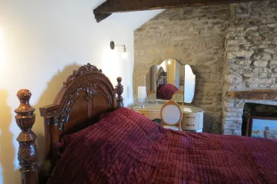 Farthing Cottage Hotels in Crook