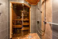 Stylish Historical Loft with Sauna & Free Parking - Homestays