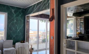 Studio Quiet and Peaceful and Very Relaxing with Kitchen, Shared Pool and AC
