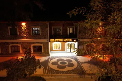 塔特萬經營旅館 鄰近şimşekler manavı的酒店