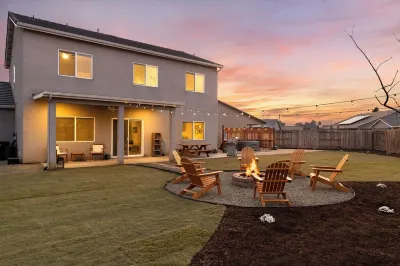 New! 5BR Vacation Home Near Sequoias, Hot Tub, BBQ, EV