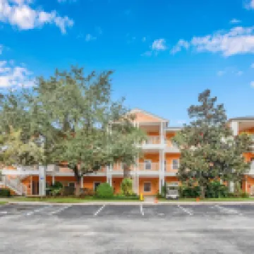 1st Level Poolbeach Disney Area