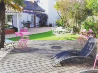 Le Manoir de l'antiquité Hotels in Challans