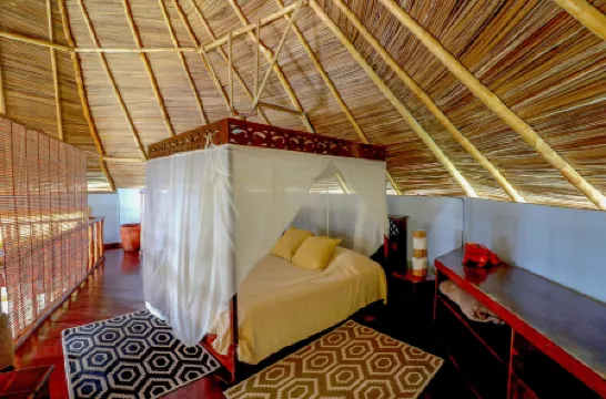 蓬塔卡拉科爾阿誇旅舍