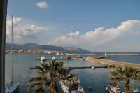 Chios Chandris - View biển