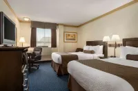 Days Inn & Suites by Wyndham Sault Ste. Marie on