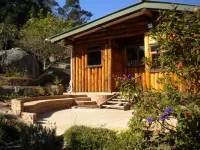Veki's Village Cottages فنادق في مبابان