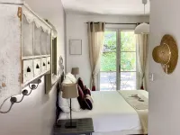 Le Jardin de Lau Hotels in Aubignan