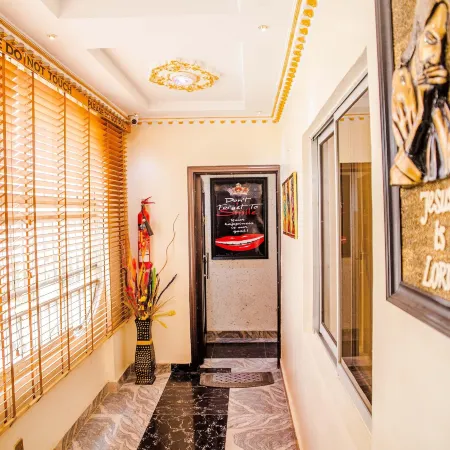 Tobby Royal Suites