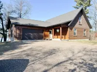 Tomahawk Cabin - Full Stocked Lake House