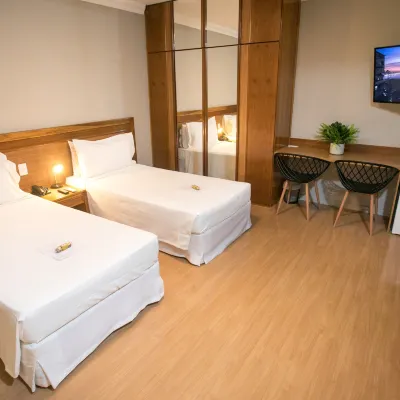 Regency Park Hotel Отели рядом с достопримечательностью «Сахарная голова»