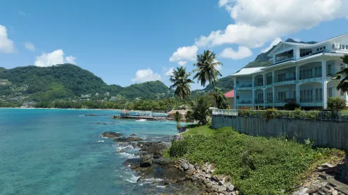 VallonEnd Beachfront Villa with Excellent View - Parkplatz