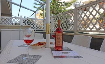 Luisa Holiday House with Air Conditioning and Balcony