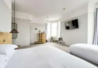 The Castle Hotel Hotels in 