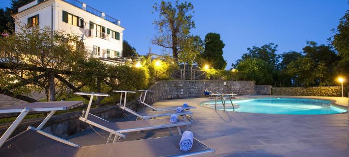 Residence Bosco - Villa Il Noce Отели в г. Масса-Лубренсе