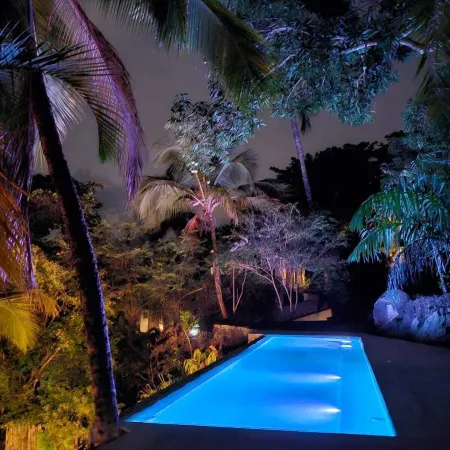 Bahari Suites