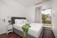 Relux Sea View 2 Bedroom Apartment by BluPine Hôtels à : Vari-Voula-Vouliagmeni