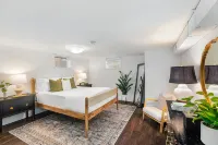 Lilac in Law, Picturesque Lower Unit - Apartments