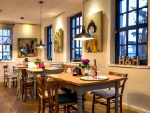Haus & Hof Guest House Hotels in Perl