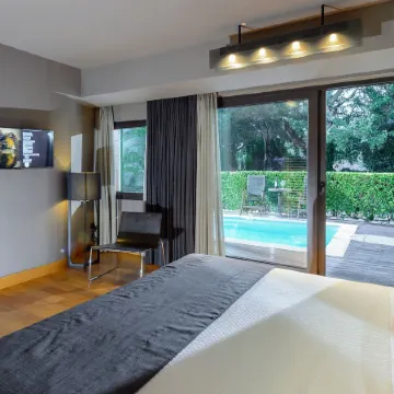 Alexander Beach Hotel & Spa