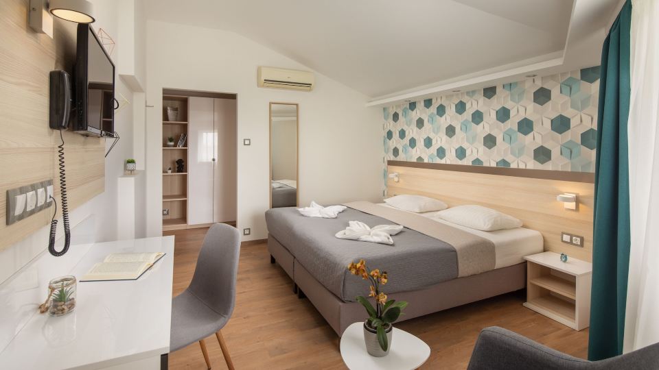 Kristály Hotel