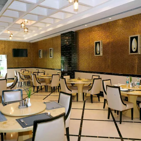 Venizia Sarovar Portico
